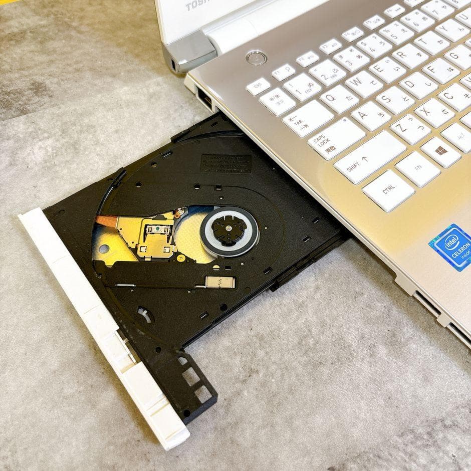 ほぼ美品✨おしゃれゴールド❣快適SSD✨カメラ付き フルHD 薄型 Win11