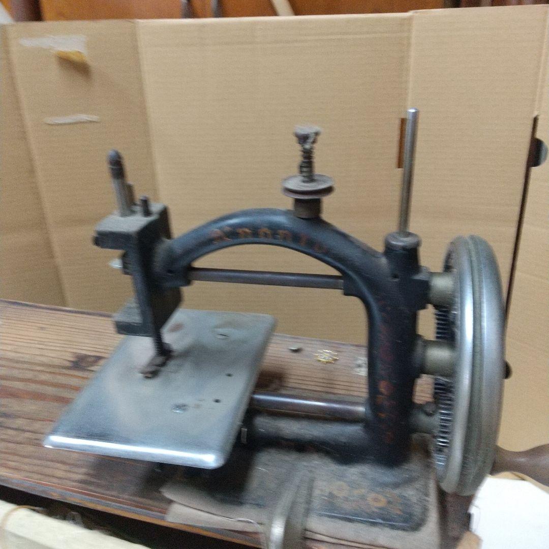 アンティーク　手廻しミシン
