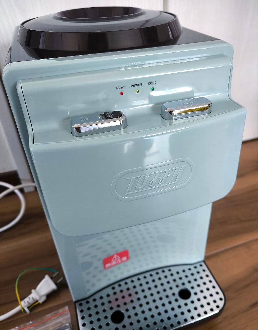 中古☆TUTTI トフィー 卓上ウォーターサーバー 2Lペットボトル 冷水 温水