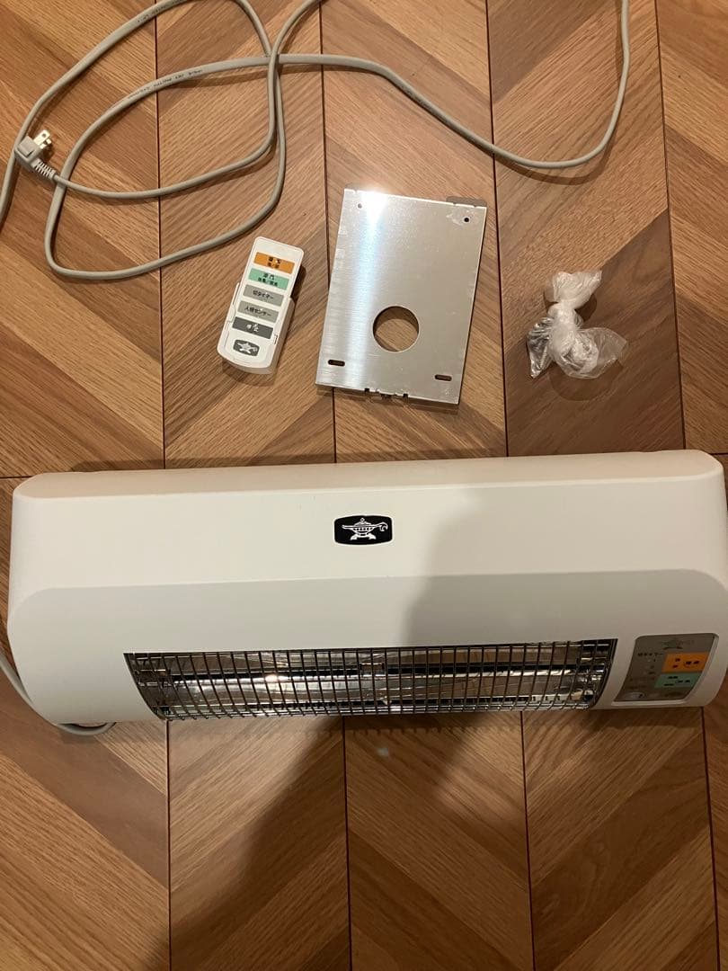 アラジン 脱衣所暖房機　ADH-G1201