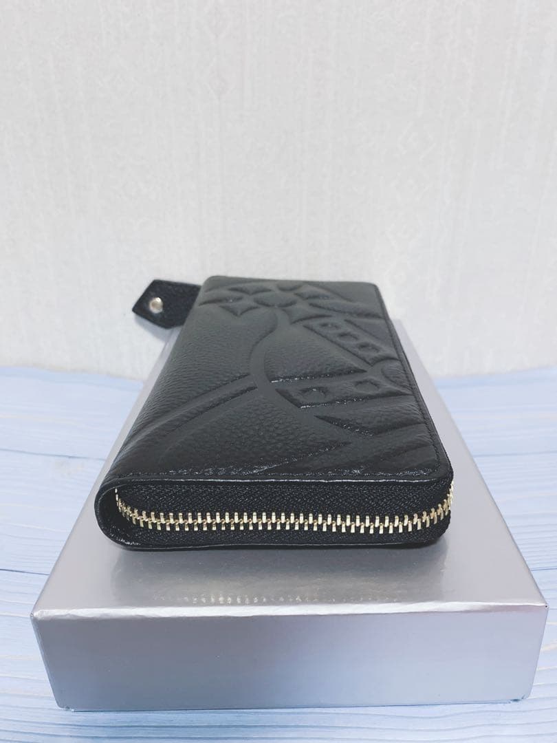 〔新品未使用〕　ヴィヴィアンウエストウッド　エンボス加工 ブラックレザー 長財布