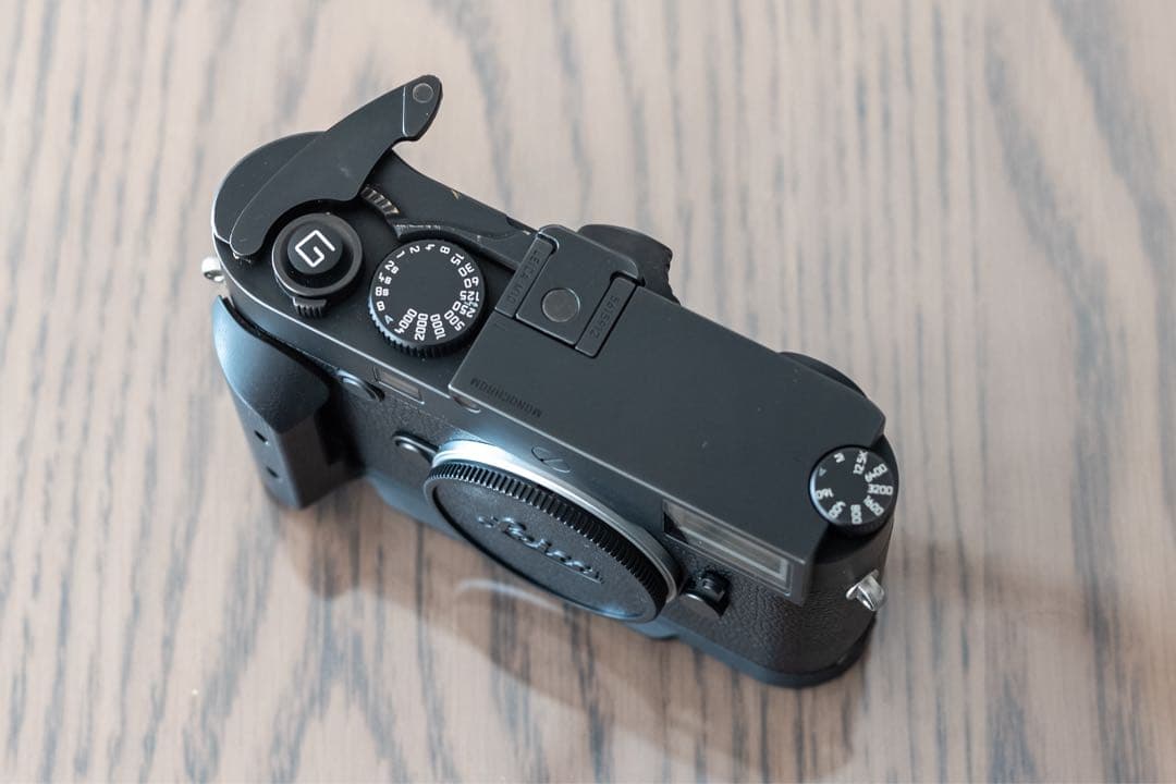 Leica ライカ M10 モノクローム　グリップ　予備バッテリー付き