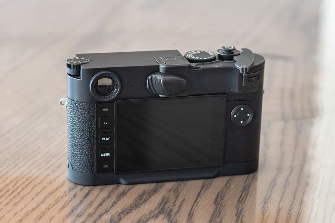 Leica ライカ M10 モノクローム　グリップ　予備バッテリー付き