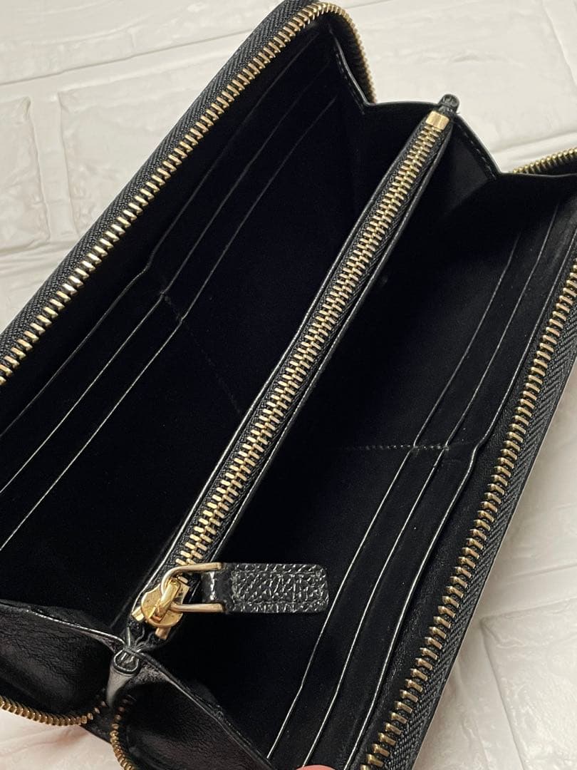 BVLGARIブルガリ　ラウンドファスナー　長財布　❤︎