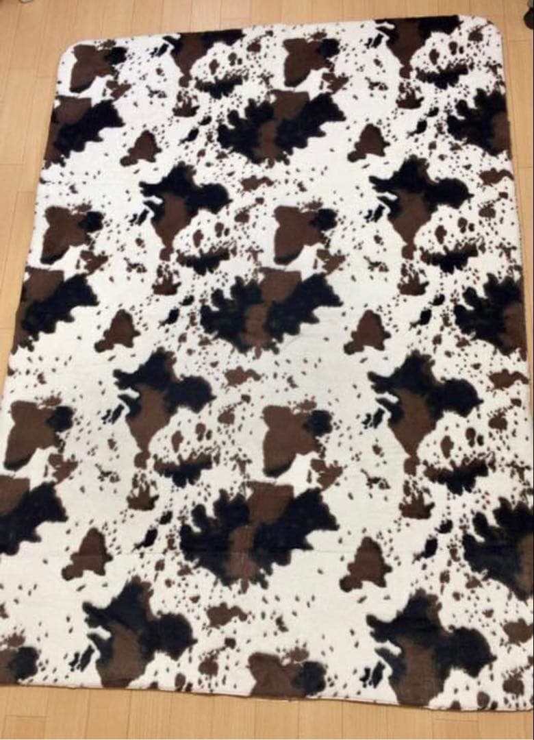 m*i様 【美品】Francfranc フランフラン カーフ ラグ 牛柄 200