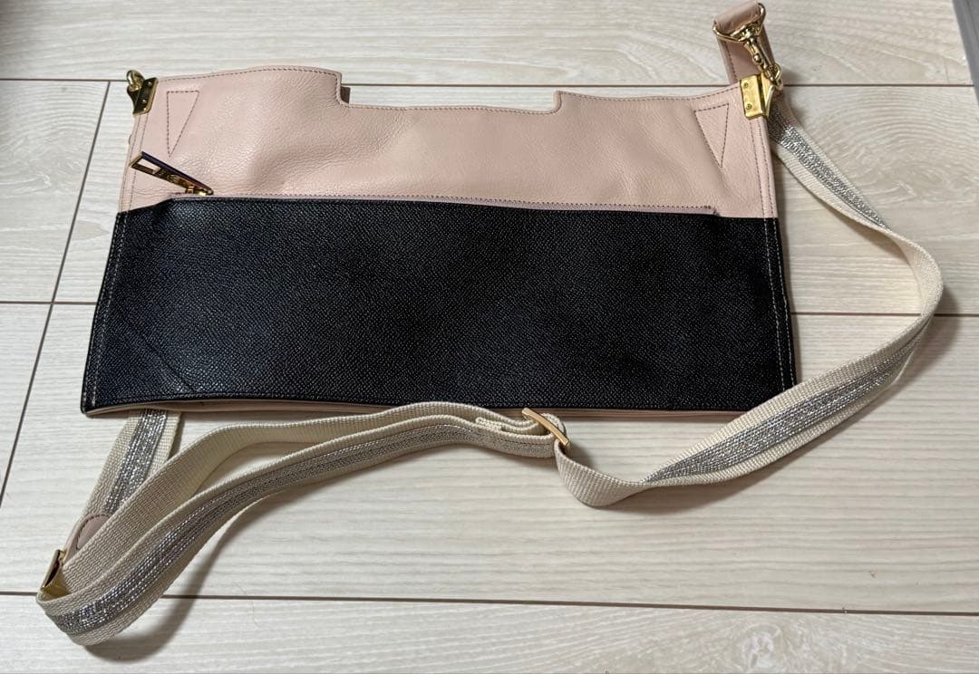 IANNE イアンヌ　ショルダーバッグ