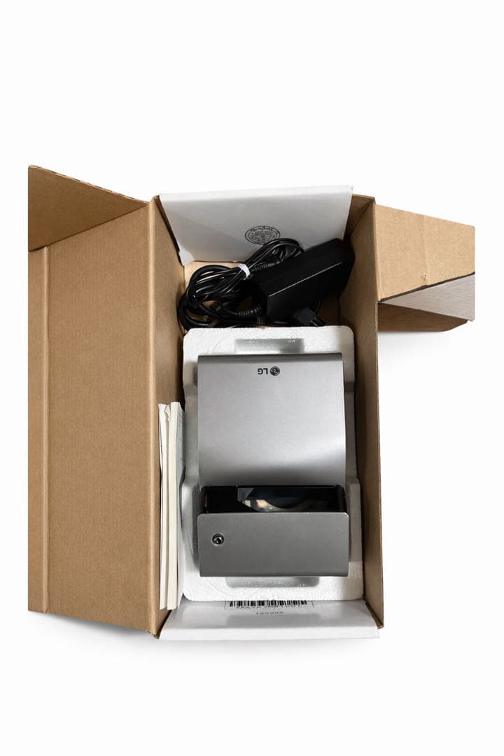 LG CineBeam 超単焦点プロジェクター 短距離80インチ