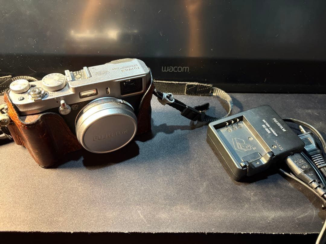 Fujifilm X100 フィルムカメラ