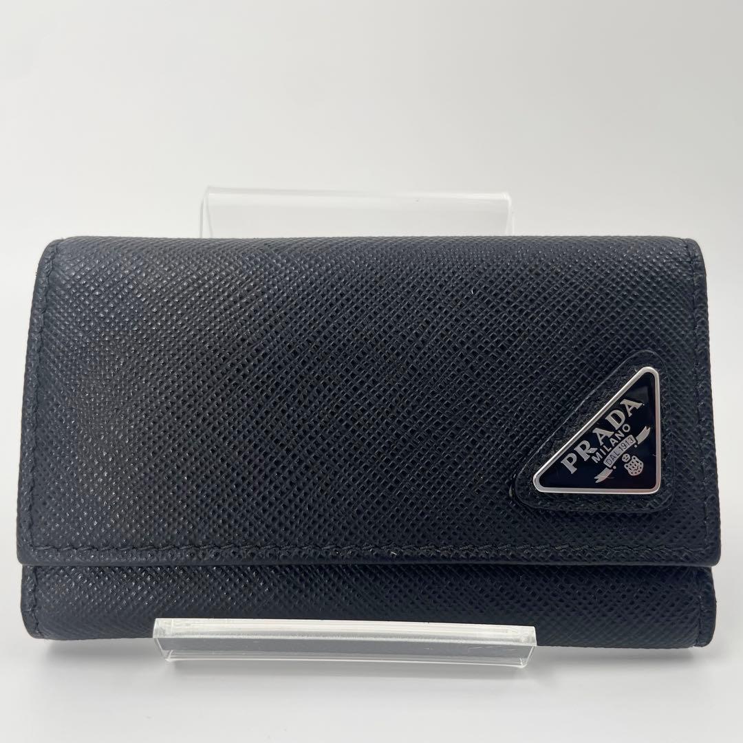 【✨未使用級 現行】プラダ キーケース 三角ロゴ サフィアーノ レザー ブラック
