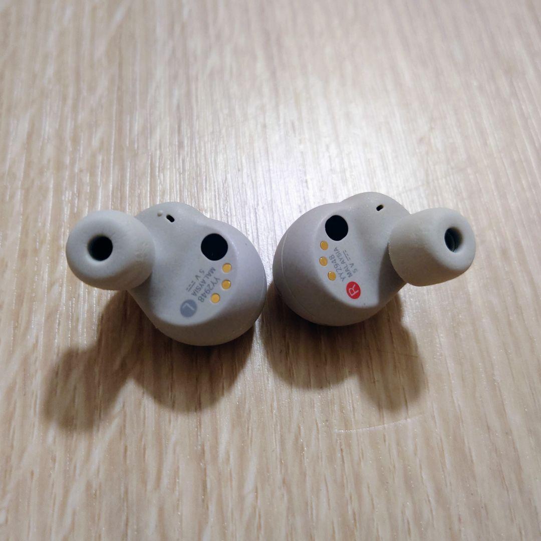 ソニー WF-1000XM4 バッテリー新品交換済 シルバー ワイヤレスイヤホン