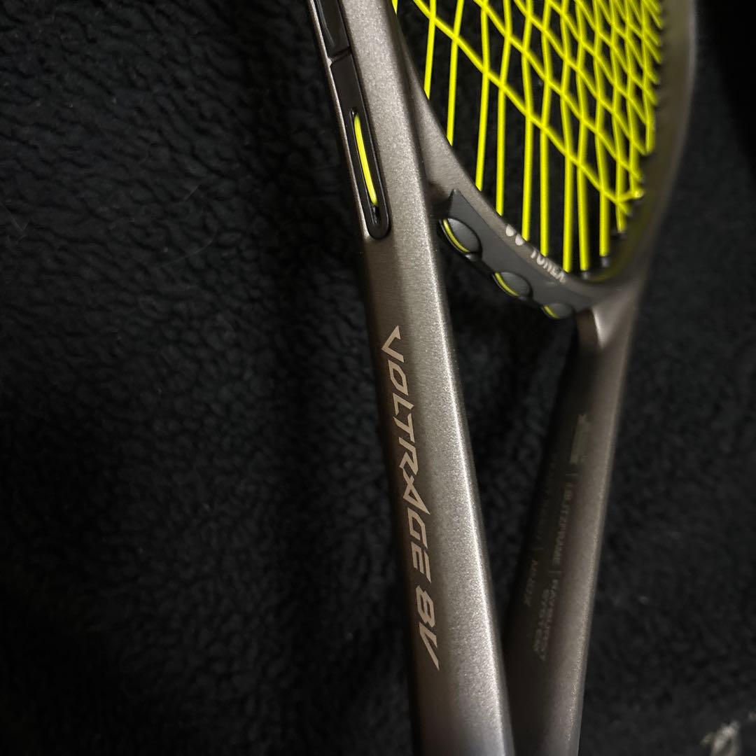 VOLTRAGE 8V テニスラケット シェリーシルバー