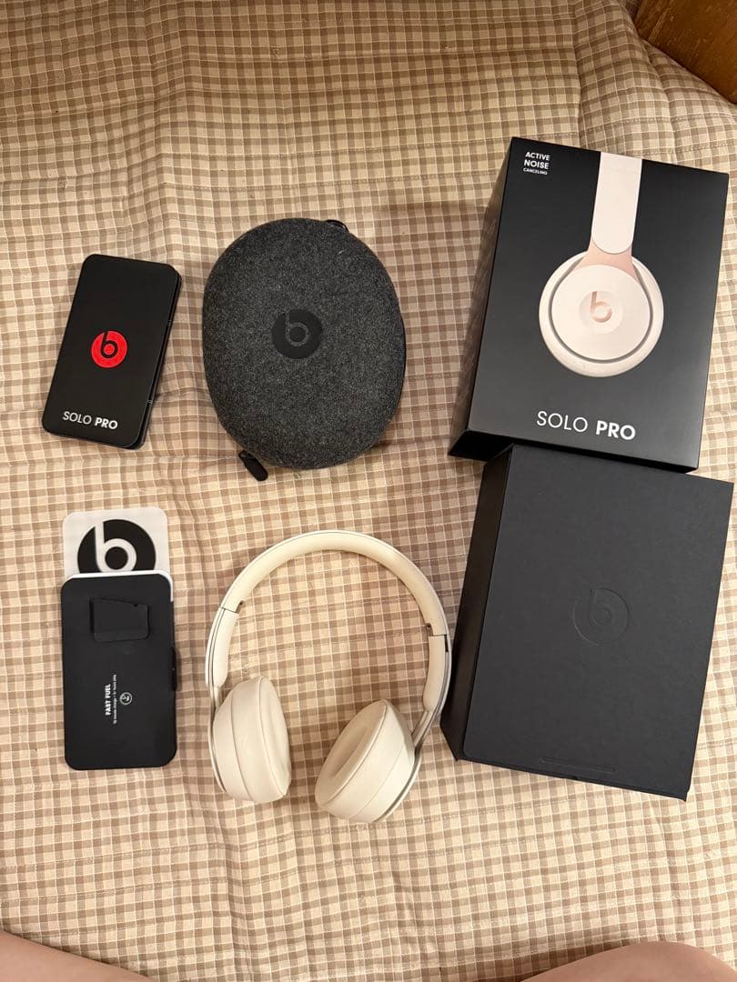 Beats SOLO PRO ノイズキャンセリングワイヤレスヘッドホン ホワイト