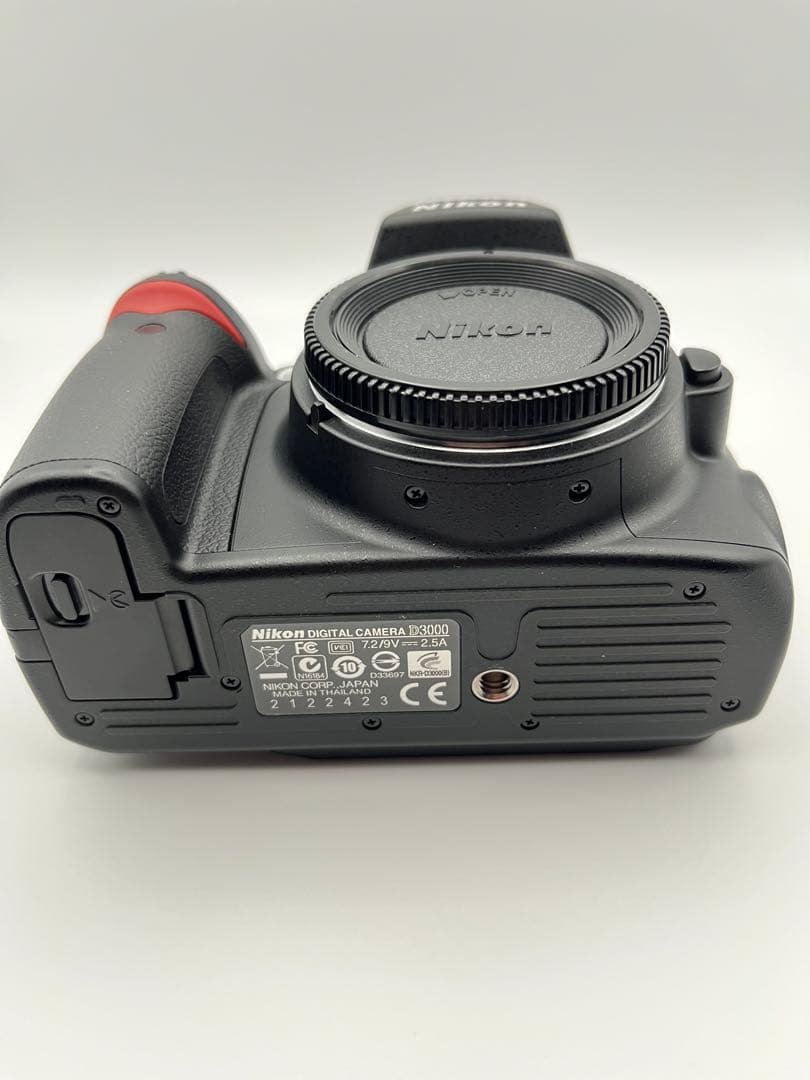 『完動品』Nikon D3000 CCDデジタル一眼レフカメラ 本体