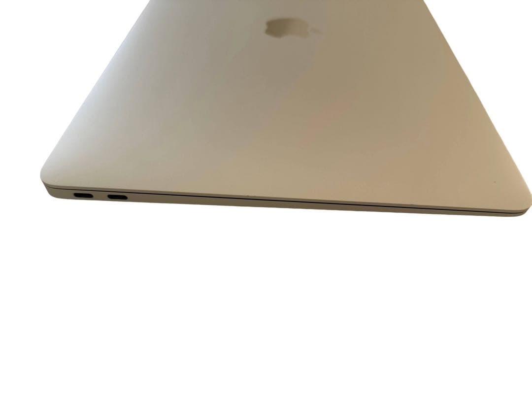 MacBook Air M1 13インチ / 8GB / SSD256GB