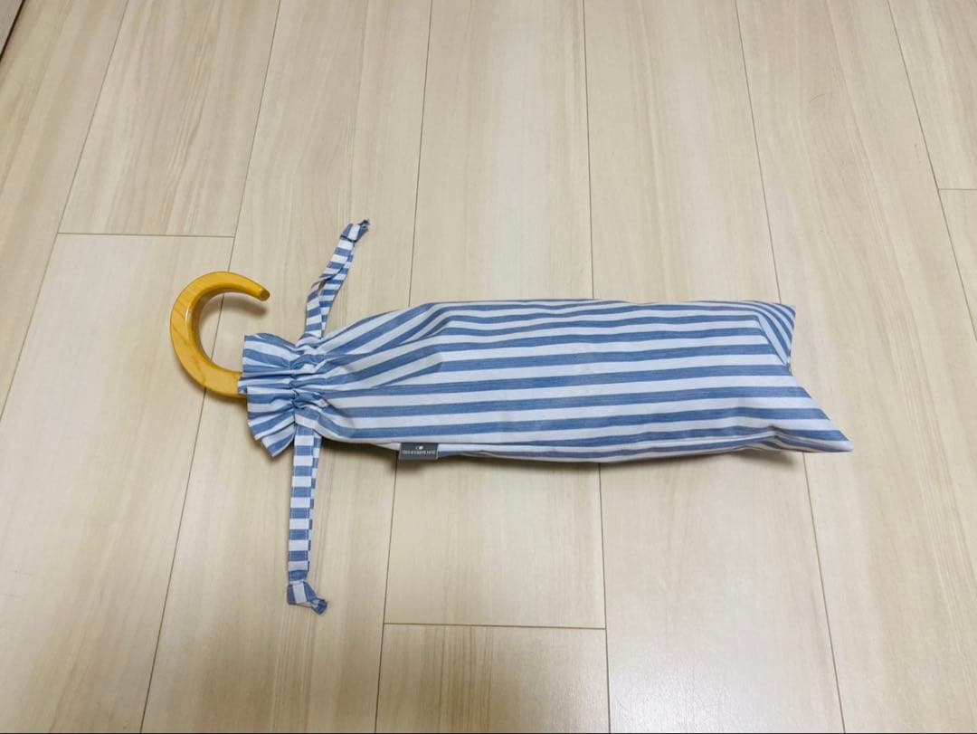 サンバリア100完全遮光折日傘 2段フリル ストライプ 折りたたみ傘 UV 遮熱