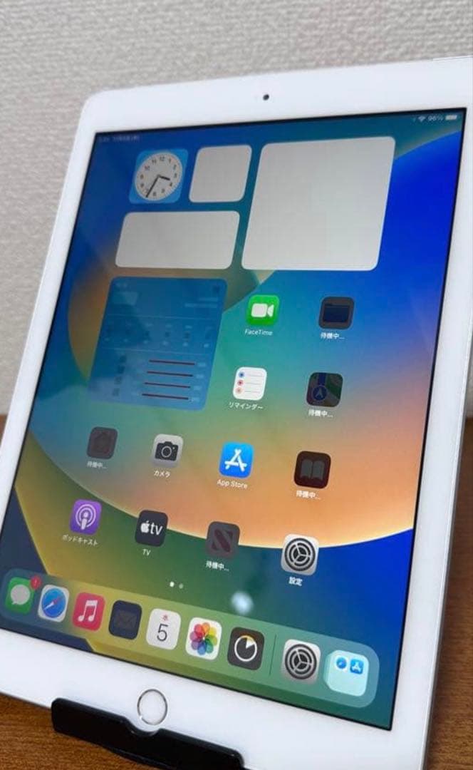 在庫1点 Apple iPad 第5世代 wifiモデル 128GB 充電器付き