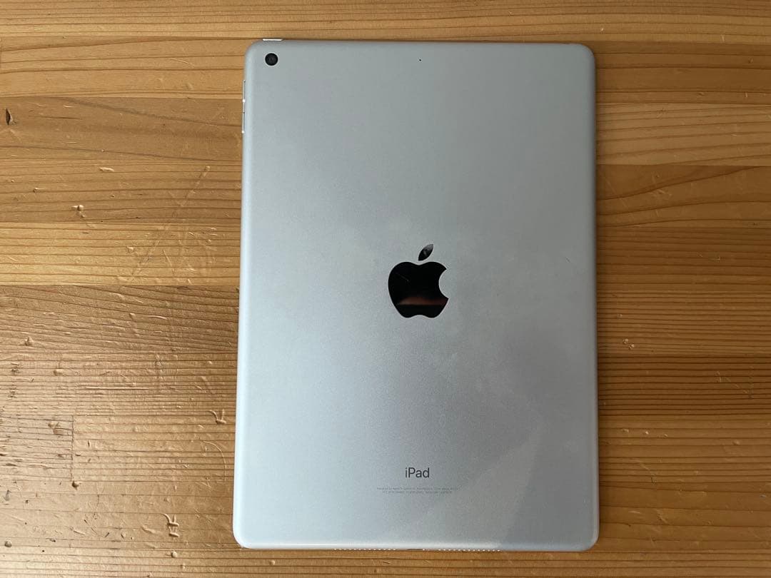 在庫1点 Apple iPad 第5世代 wifiモデル 128GB 充電器付き