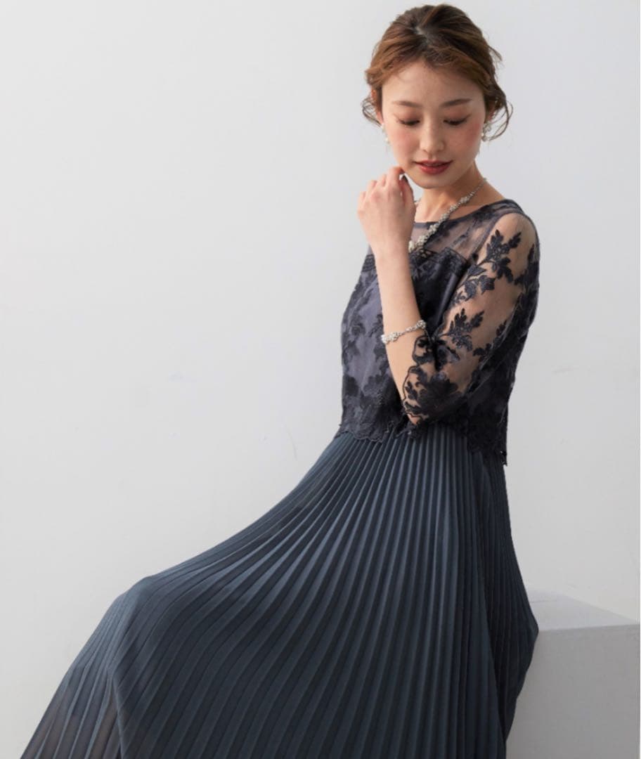 Dorry Doll 模様柄刺繍レース使い プリーツ加工ミモレ丈ワンピースドレス