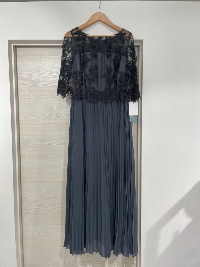 Dorry Doll 模様柄刺繍レース使い プリーツ加工ミモレ丈ワンピースドレス