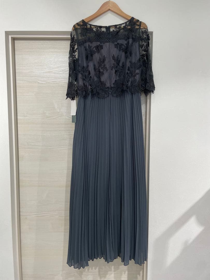 Dorry Doll 模様柄刺繍レース使い プリーツ加工ミモレ丈ワンピースドレス