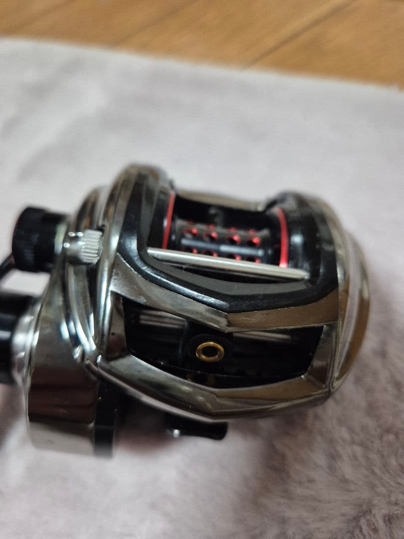 Abu Garcia Revo Elite IB 7 ベイトリール　右ハンドル