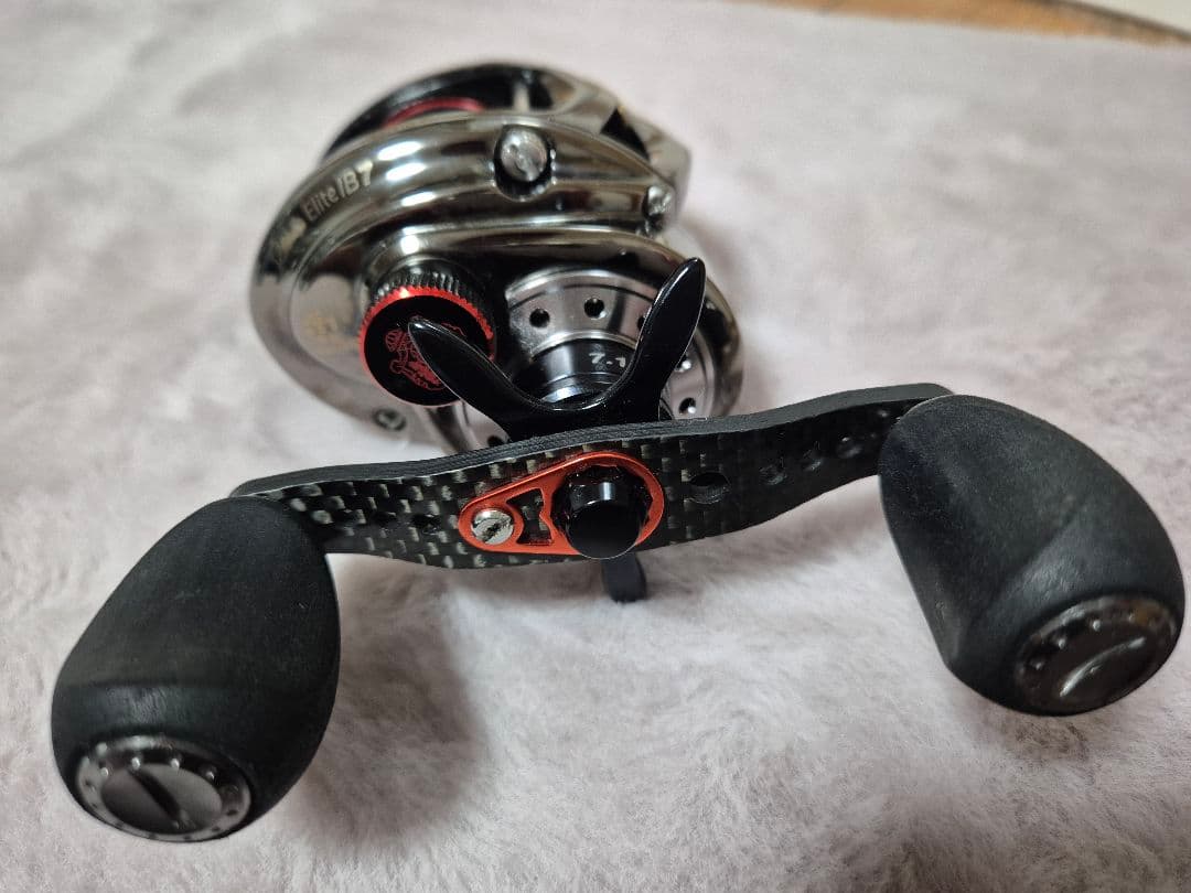 Abu Garcia Revo Elite IB 7 ベイトリール　右ハンドル