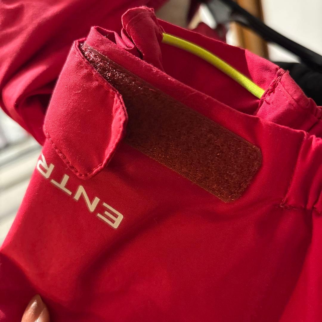 DESCENTE 赤 黒フード付き スキーウェア上下セット