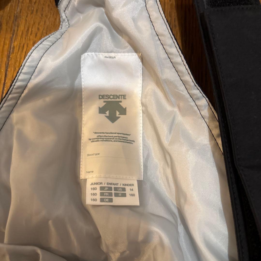 DESCENTE 赤 黒フード付き スキーウェア上下セット