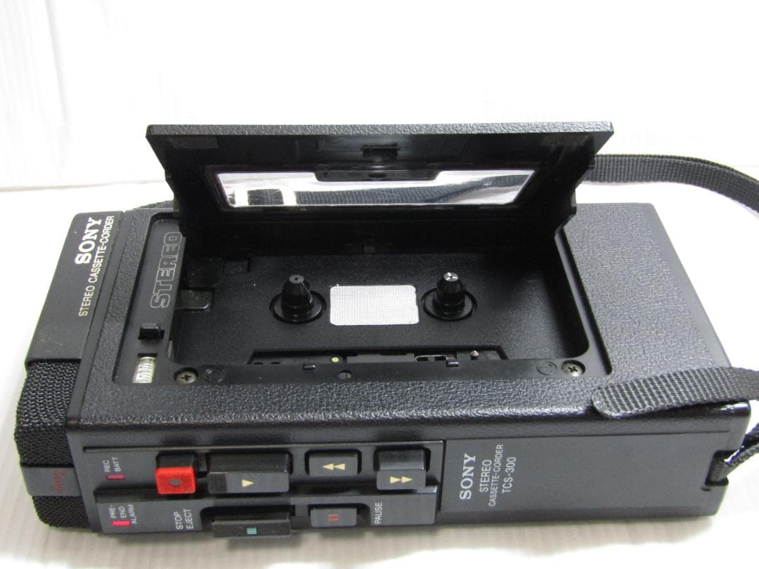 B0649 SONY ステレオカセットレコーダー TCS-300 ジャンク