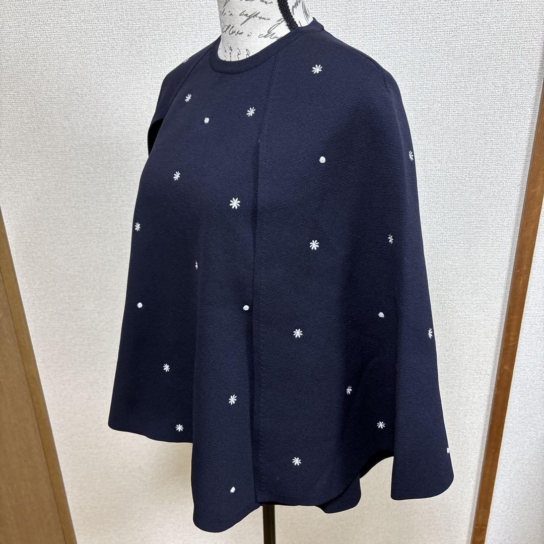 【極美品】ユナイテッドアローズ　エンブロイダリー　フラワー　ケープ　ニット　濃紺