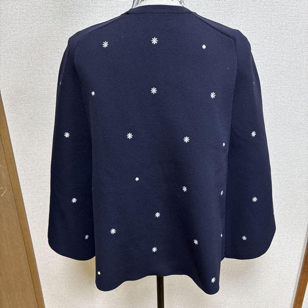 【極美品】ユナイテッドアローズ　エンブロイダリー　フラワー　ケープ　ニット　濃紺
