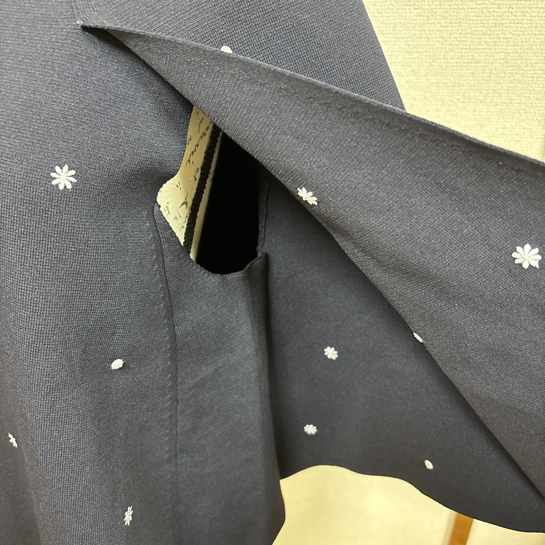 【極美品】ユナイテッドアローズ　エンブロイダリー　フラワー　ケープ　ニット　濃紺