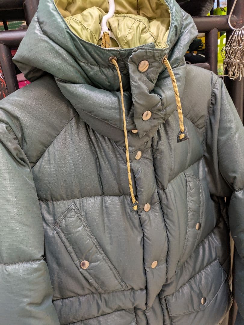 ジ*ン様 Rockymountain☆ロッキーマウンテン　ダウンジャケット　38