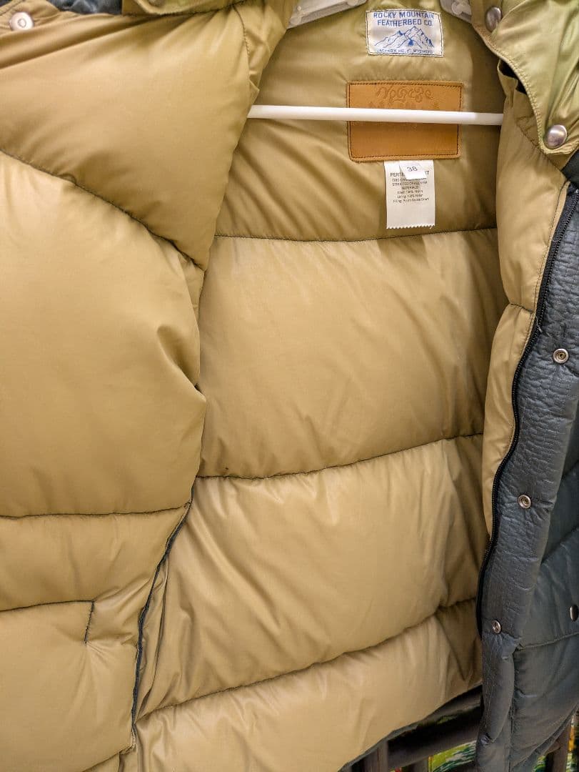 ジ*ン様 Rockymountain☆ロッキーマウンテン　ダウンジャケット　38