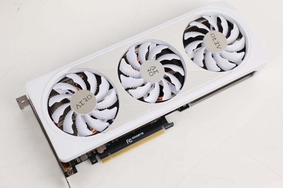 グラフィックボード・グラボ・ビデオカード RTX4060Ti 8gb Gigabyte AERO