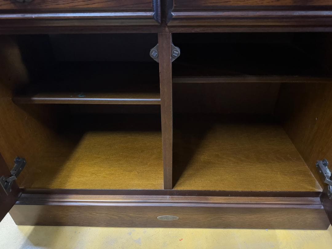 太田長 ATLANTA アトランタ ガラス扉 縦型キャビネット