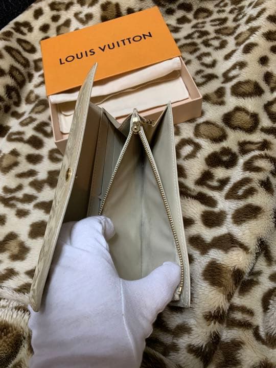 ルイヴィトン　ヴェルニ長財布