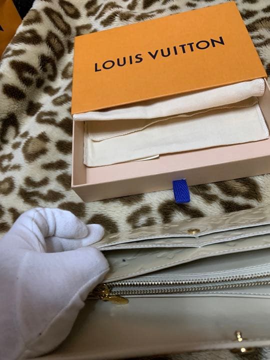 ルイヴィトン　ヴェルニ長財布