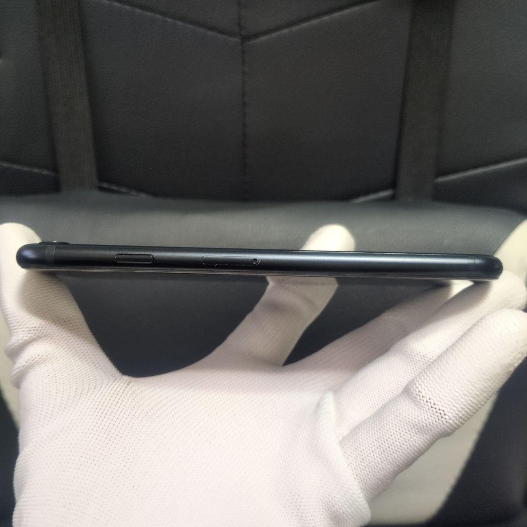 87 画面傷無　iPhone　se3 第3世代　64gb SIMフリー　黒　ブラ