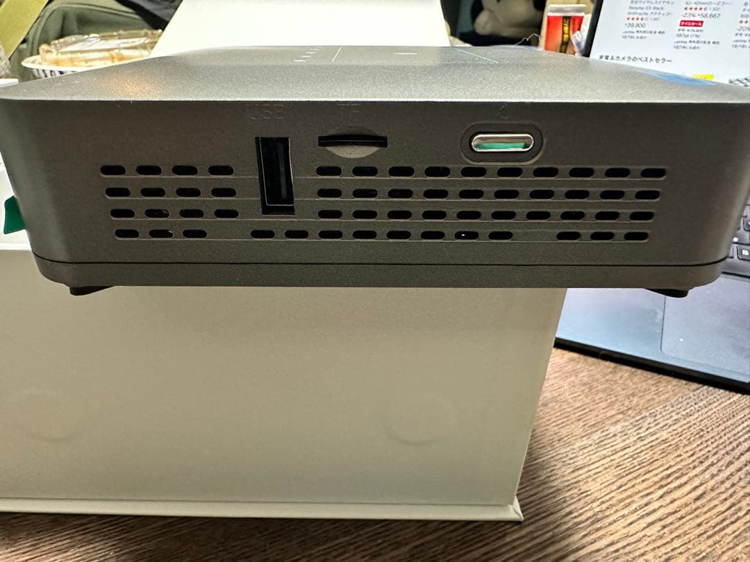 4K Ultra HD 3Dプロジェクター本体