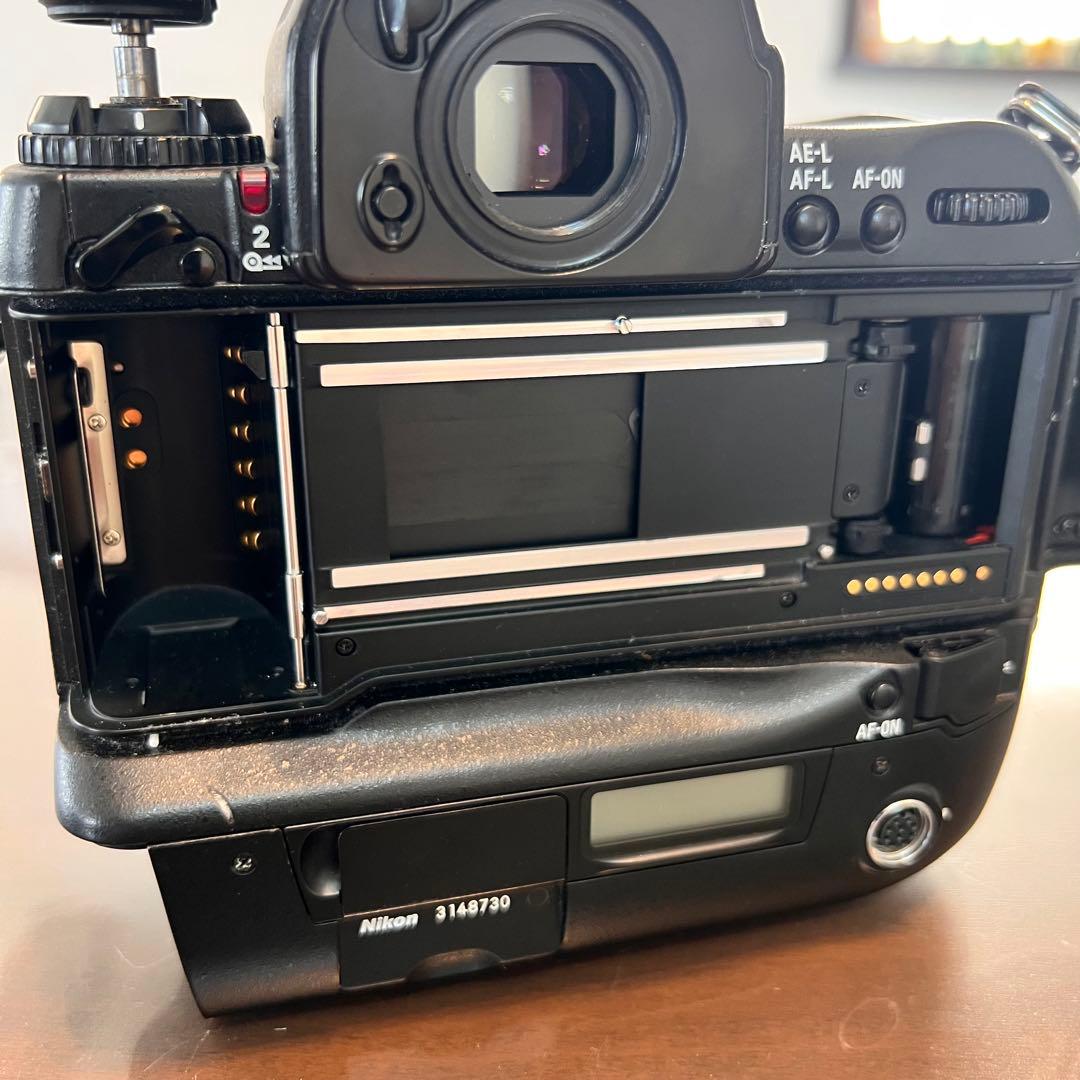 Nikon F5 フィルム一眼レフカメラ