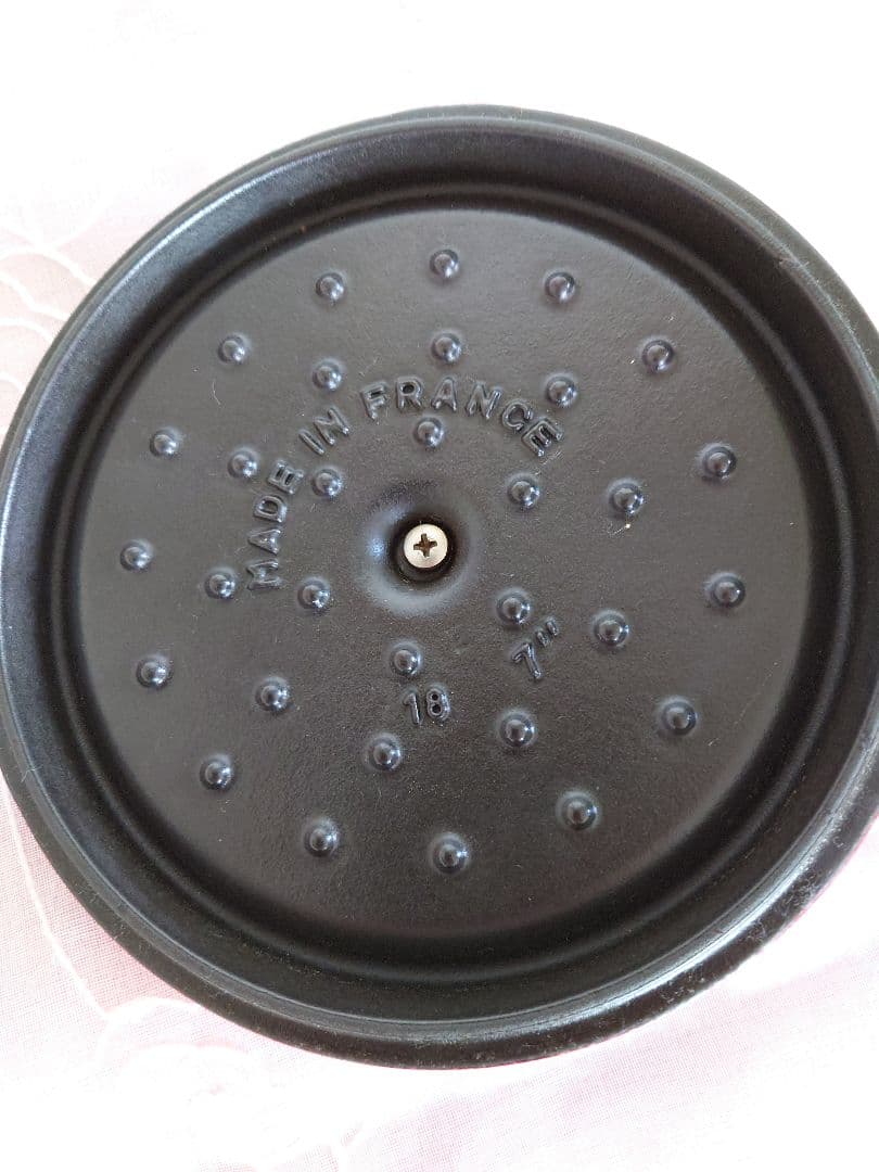 ストウブStaub　ココットラウンド18cm ボルドー