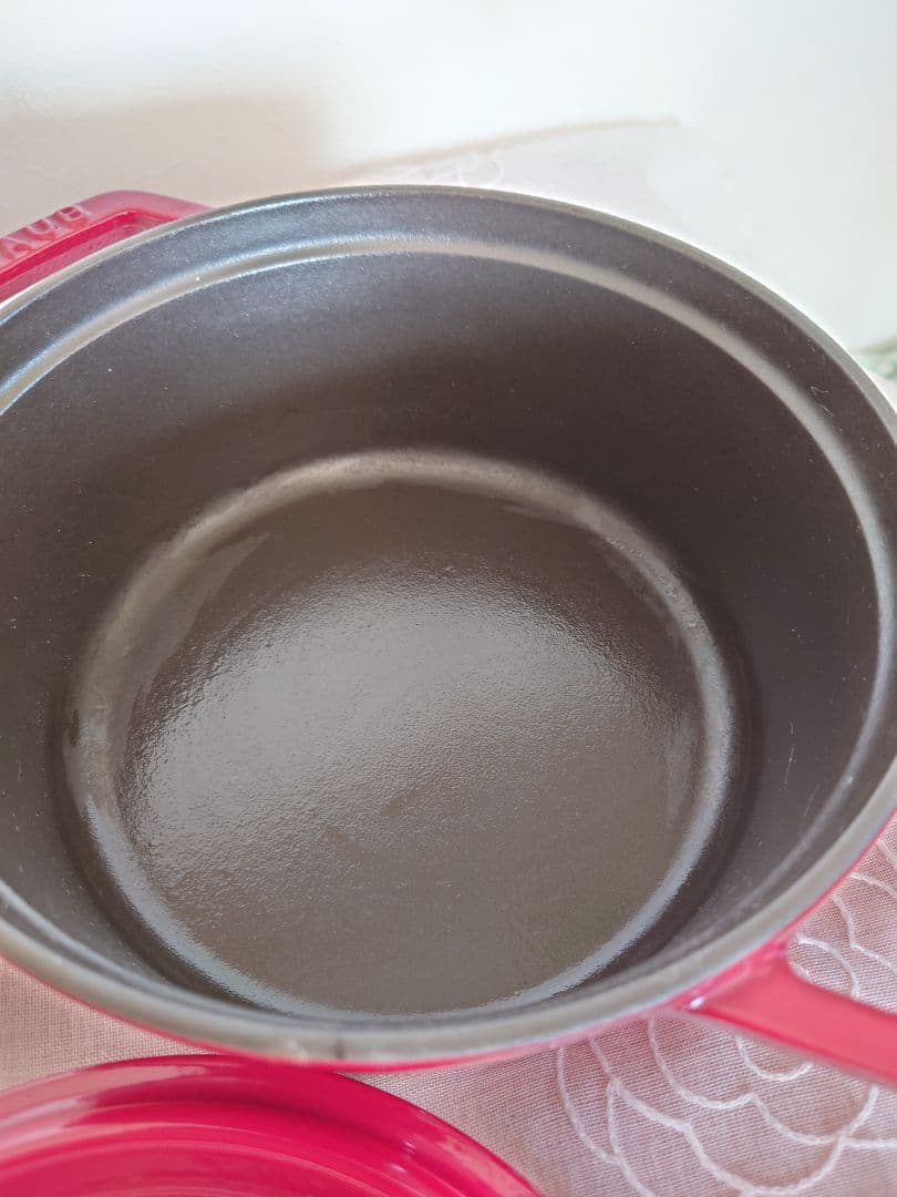 ストウブStaub　ココットラウンド18cm ボルドー