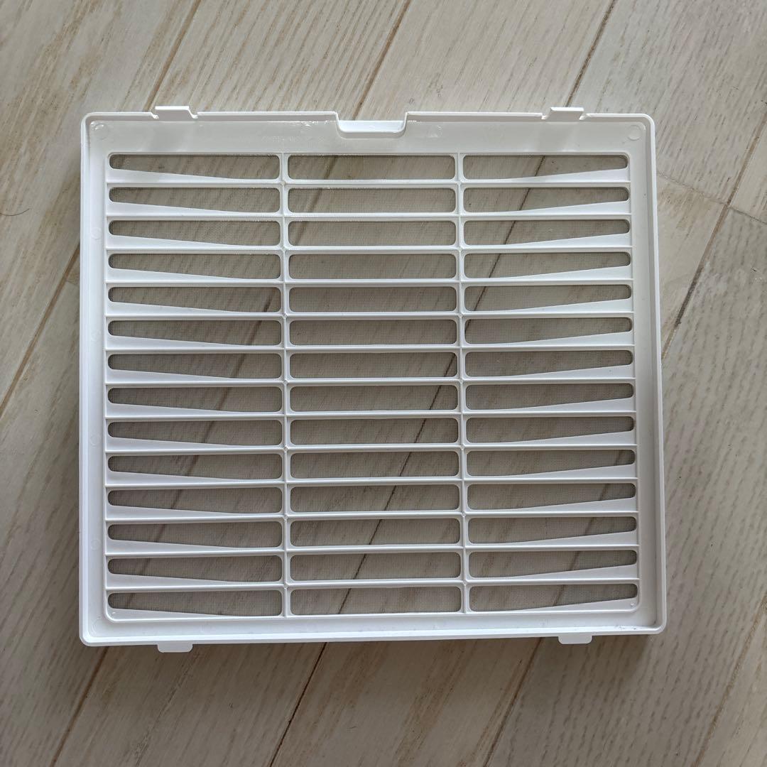 【美品】コンプレッサー式除湿機 ホワイト　アイリスオーヤマDCE-6515