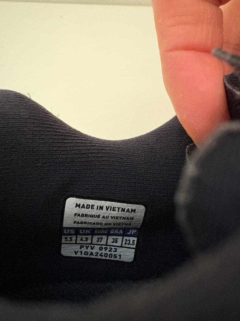 ミズノ ウェーブライトニング Z8