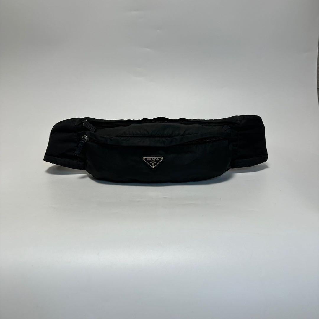 k52【美品】プラダ　三角ロゴ　ナイロンブラック　ウエストポーチボディバッグ.