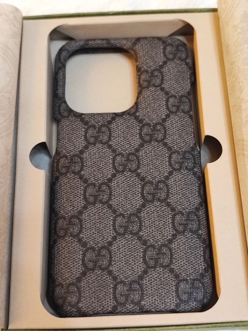 ♡R♡ 新品 未使用 GUCCI iPhone 15 PRO ケース