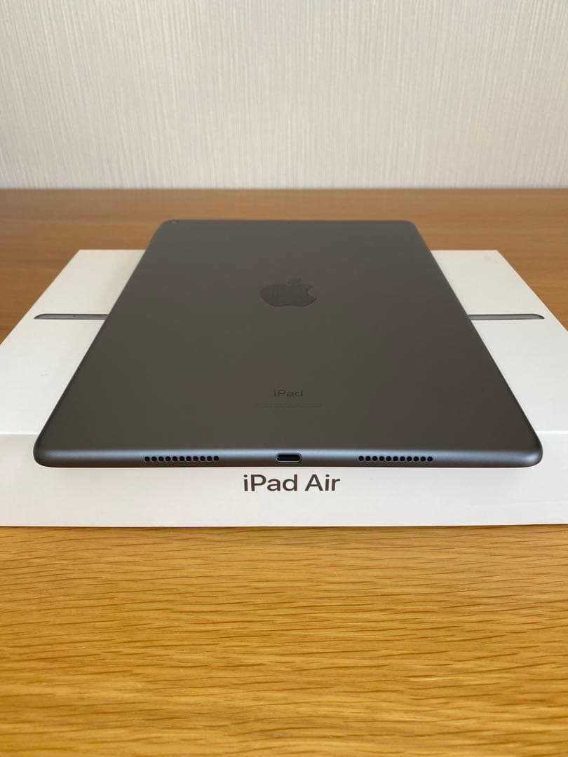 iPad Air 第3世代 未使用に近い　純正付属品付　iPad本体