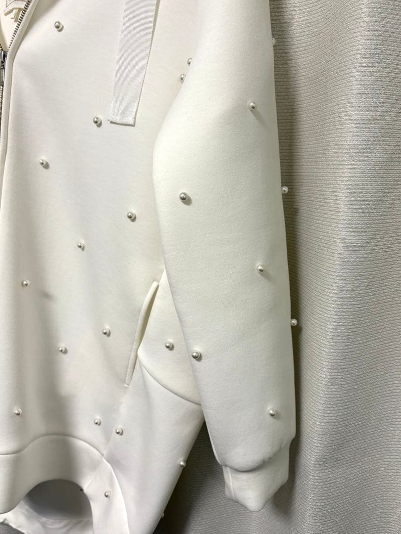 THE HANYコラボ 20th Chesty パール装飾フード付きパーカー