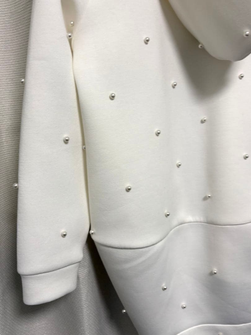 THE HANYコラボ 20th Chesty パール装飾フード付きパーカー